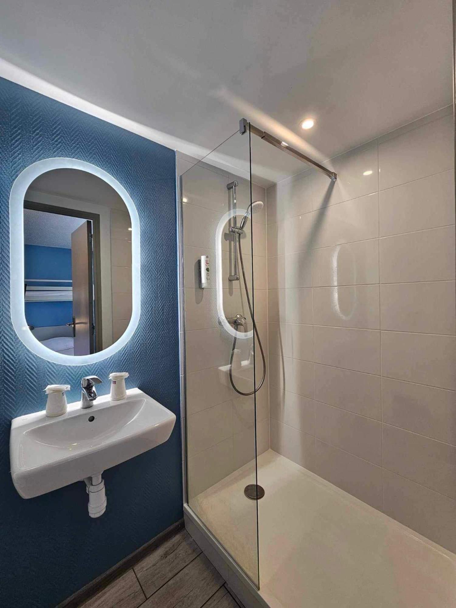 Cit'Hotel Design Booking Evry Saint-Germain-Les-Corbeil Senart Exterior photo