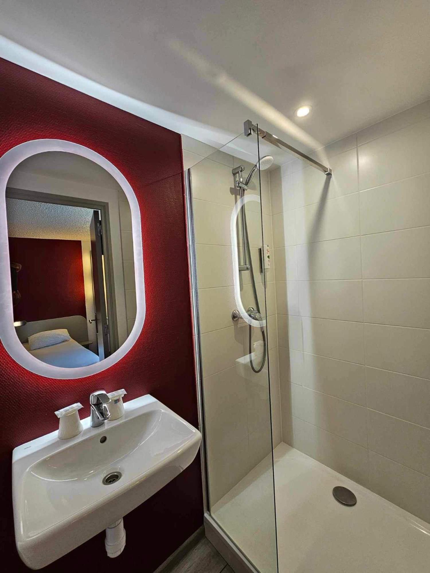 Cit'Hotel Design Booking Evry Saint-Germain-Les-Corbeil Senart Exterior photo
